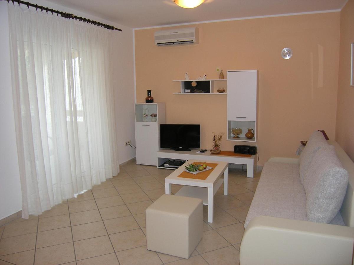 Apartments Biljana For Relaxing Holidays In Baska Ngoại thất bức ảnh