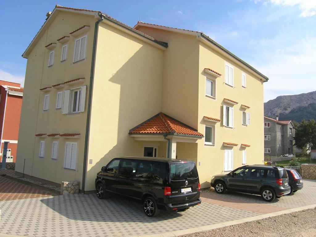 Apartments Biljana For Relaxing Holidays In Baska Ngoại thất bức ảnh