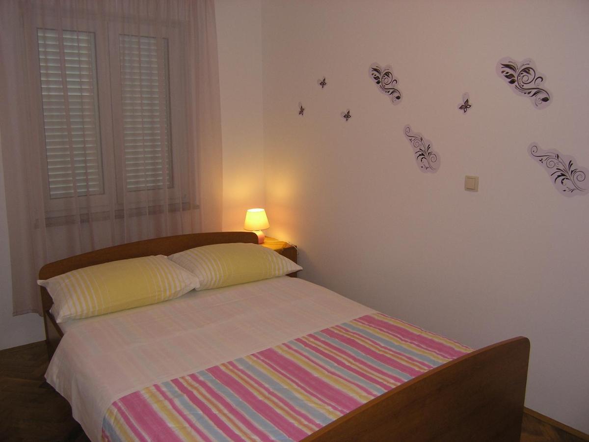 Apartments Biljana For Relaxing Holidays In Baska Ngoại thất bức ảnh