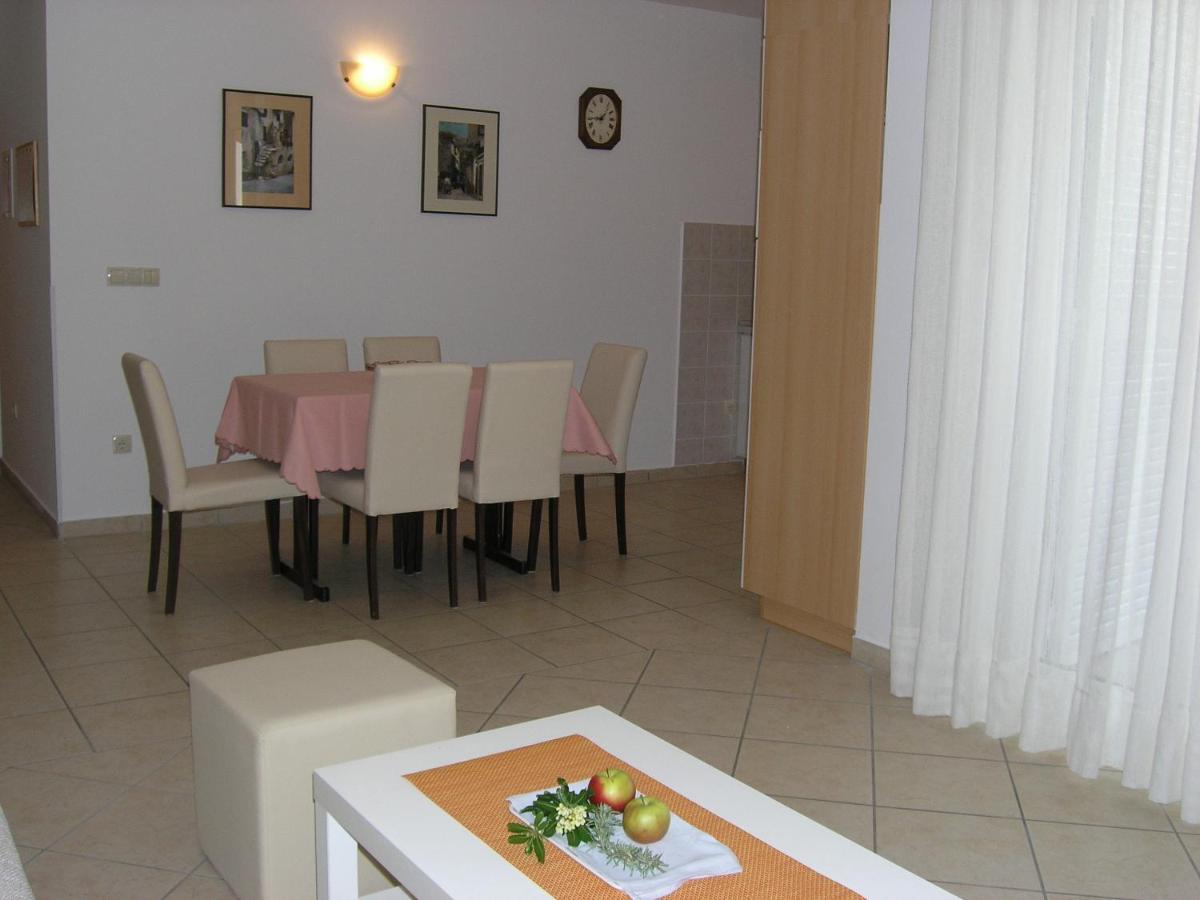 Apartments Biljana For Relaxing Holidays In Baska Ngoại thất bức ảnh