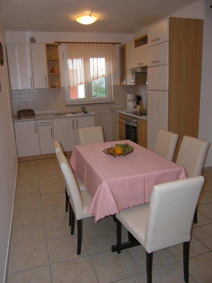 Apartments Biljana For Relaxing Holidays In Baska Ngoại thất bức ảnh