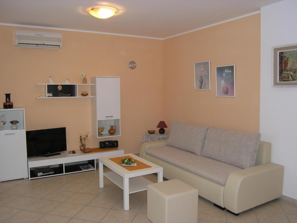 Apartments Biljana For Relaxing Holidays In Baska Ngoại thất bức ảnh